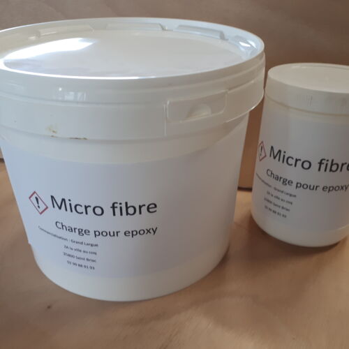 Microfibre charge pour epoxy